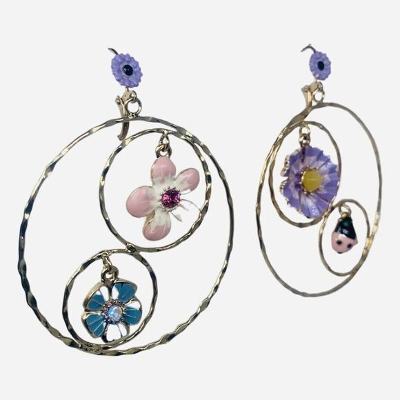 Betsey Johnson Spring Ahead Flower Ladybug Crystal Mismatch Hoop Earrings - Picture 4 of 10